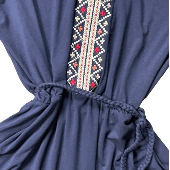 Navy Blue Short Sleeve Dress with Embroidered V-Neckline Old Navy Size Medium - Picture 5 of 9
